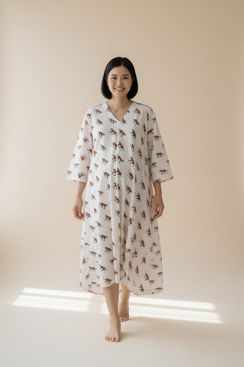 Sevyatiger print cotton nursing dress with V-neck, concealed zip, and pockets. Suitable for maternity and postpartum.